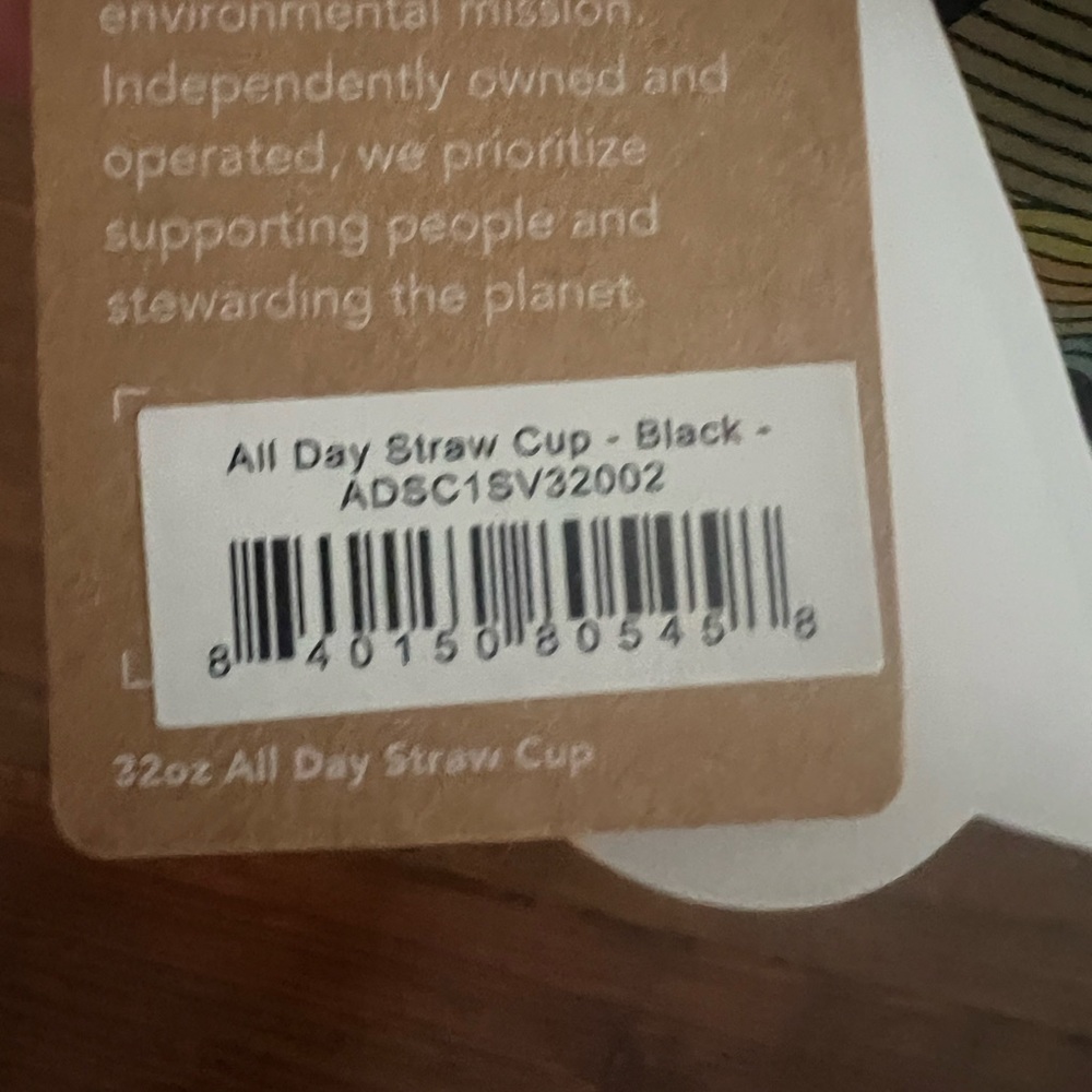 Patagonia Black Tumbler with Straw and Logo Miir 32oz - Picture 3 of 3